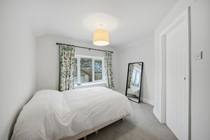 Guest bedroom with en suite- click for photo gallery